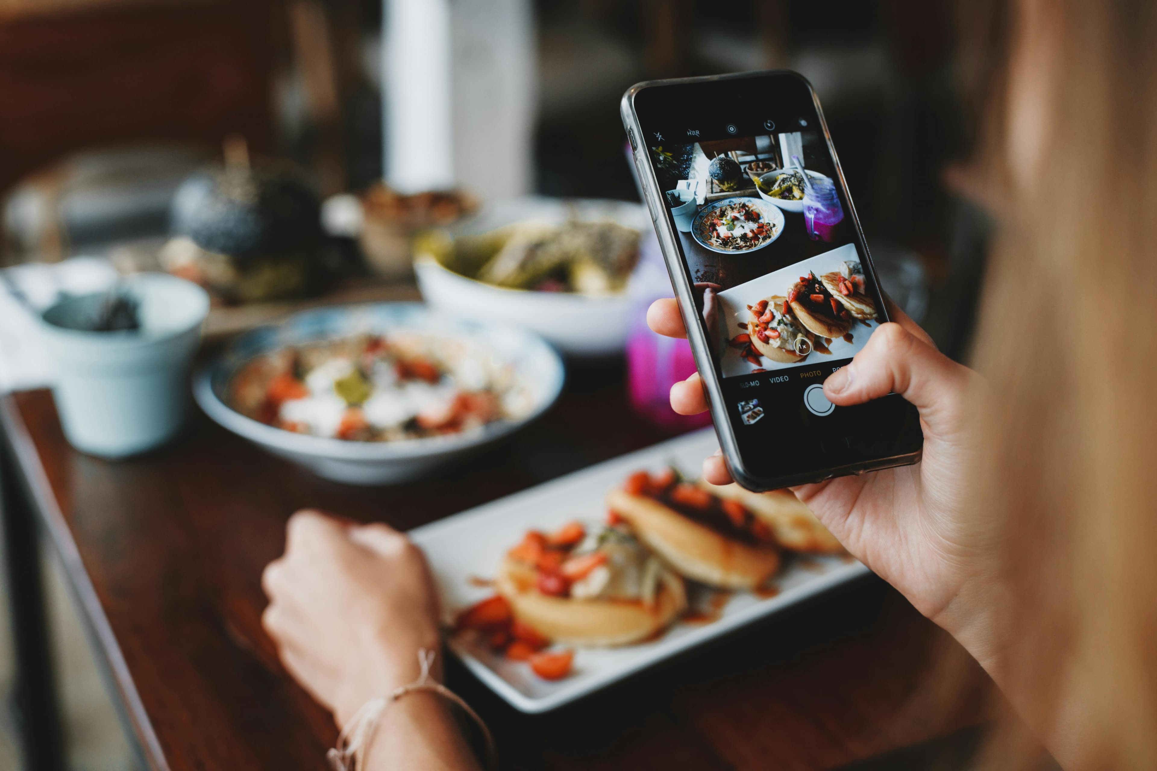 Smartphone capturing meal data to support nutrition tracking