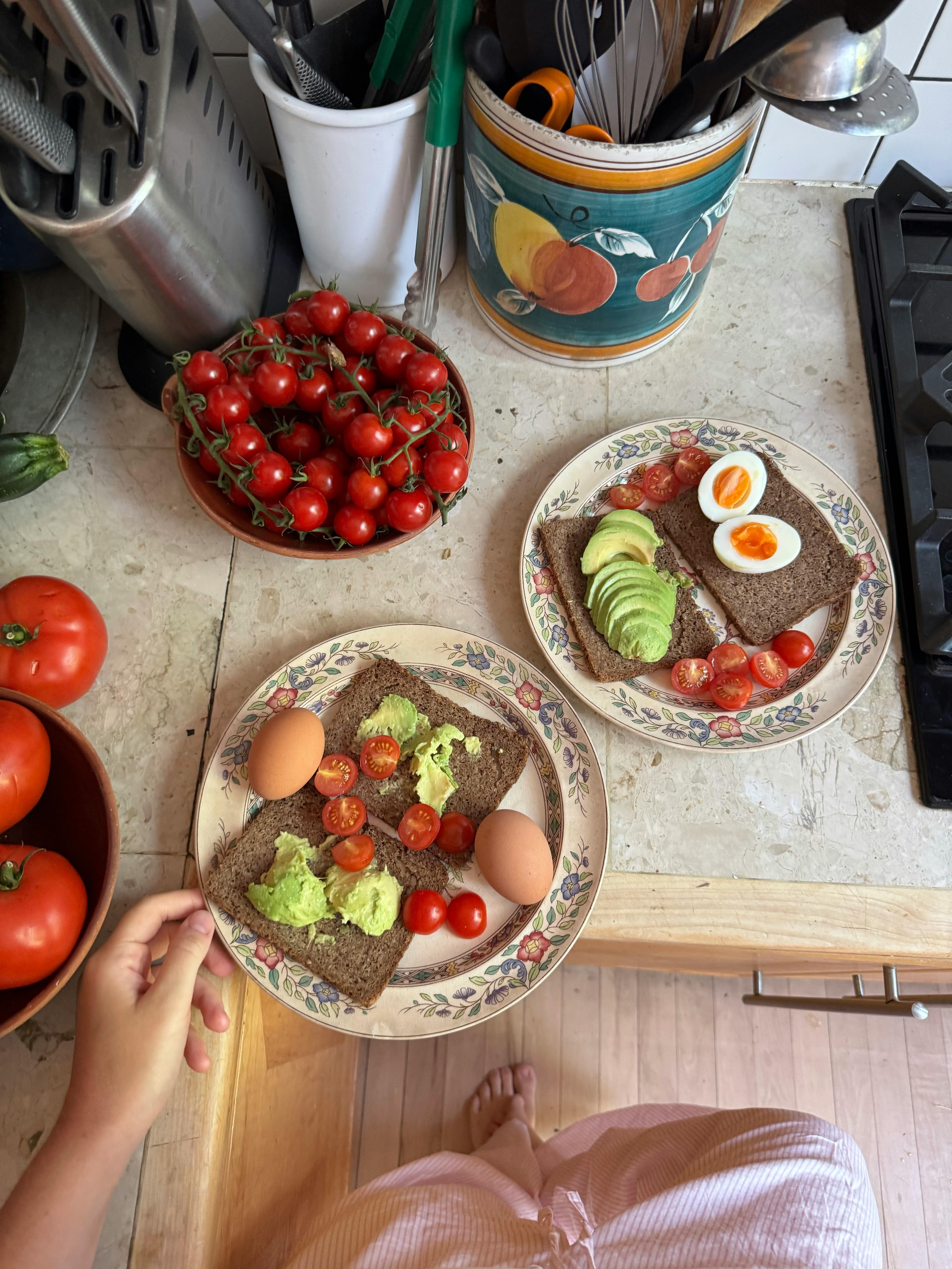 Avocado and eggs breakfast providing healthy fats and micronutrients